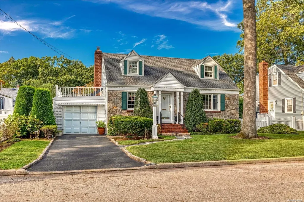 2265 Locust Street Merrick NY 11566
