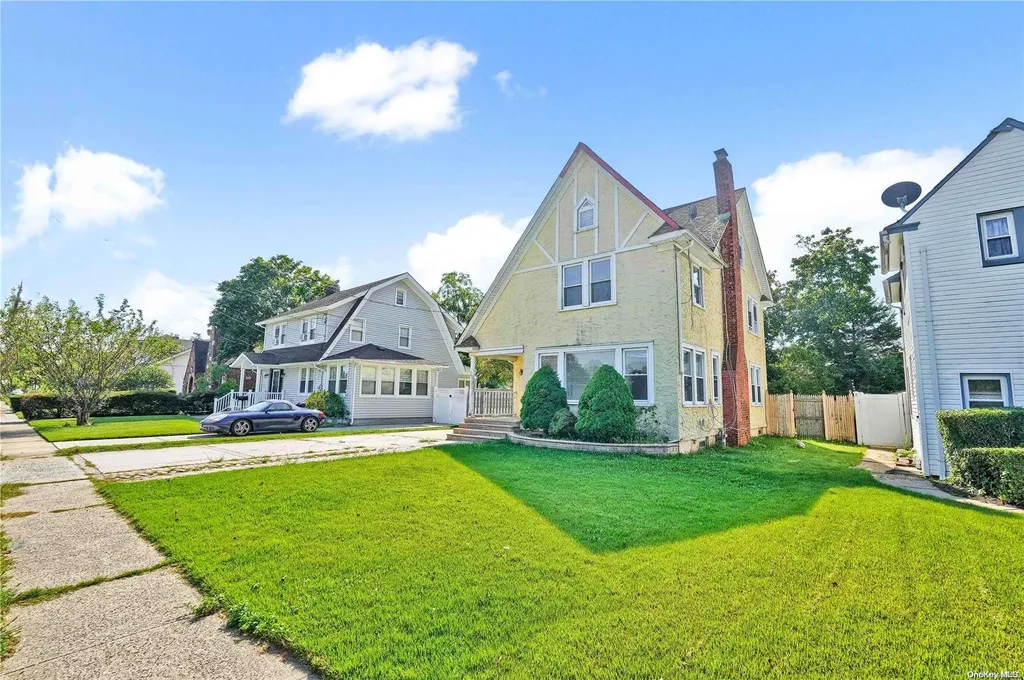 71 Lincoln Place Freeport NY 11520