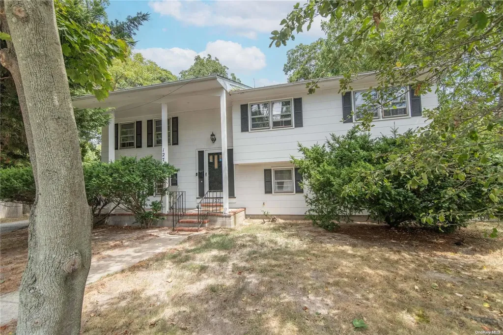 127 Atlantic Avenue Blue Point NY 11715