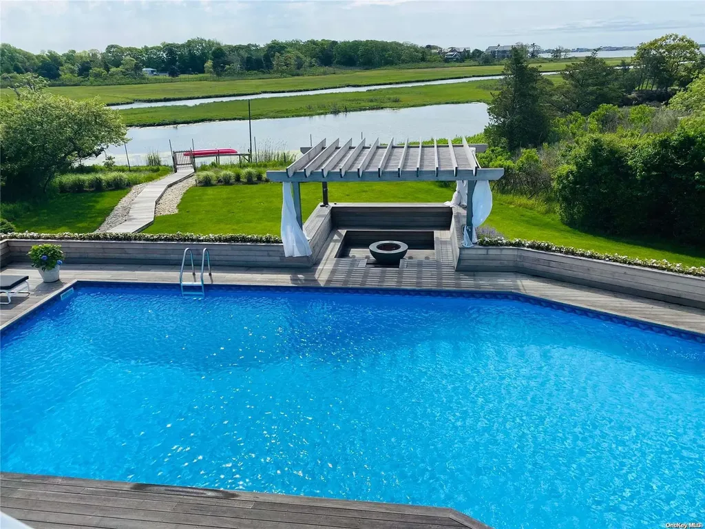 30 Tanners Neck Lane Westhampton NY 11977