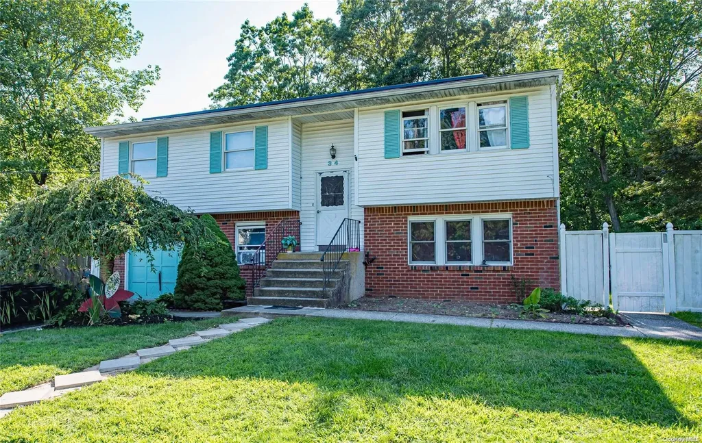 34 Morris Drive Deer Park NY 11729