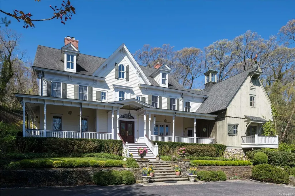 100 Turkey Lane Cold Spring Harbor NY 11724