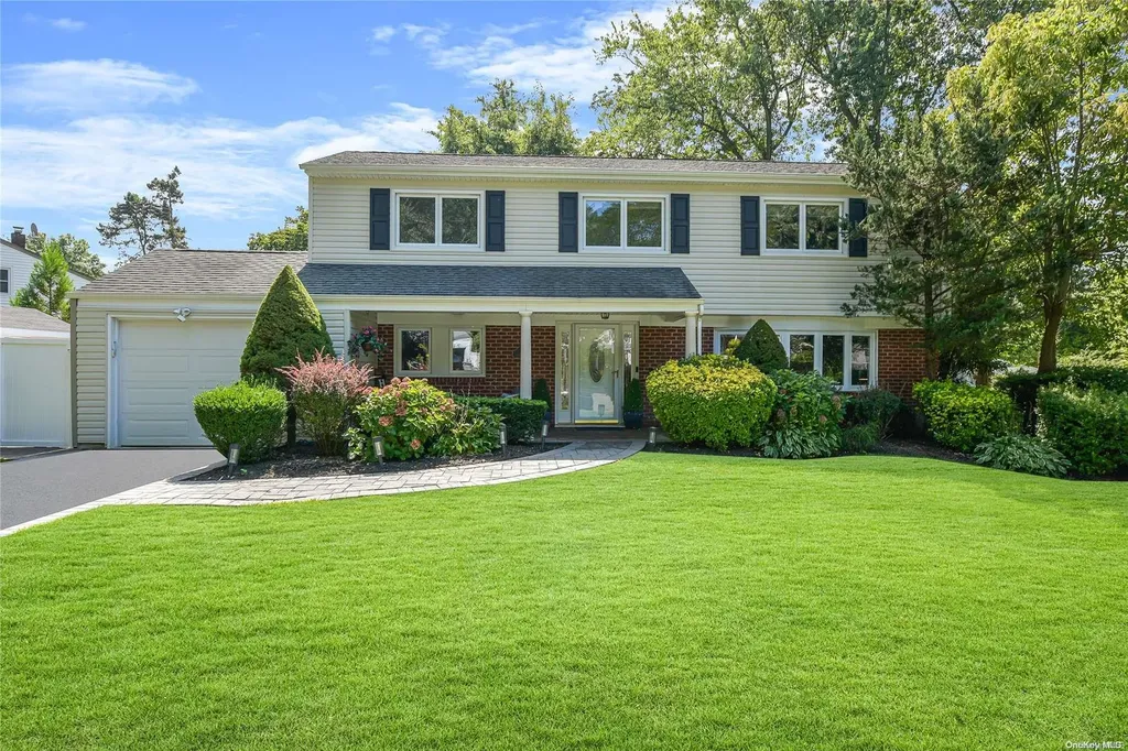 55 Harriet Lane Huntington NY 11743
