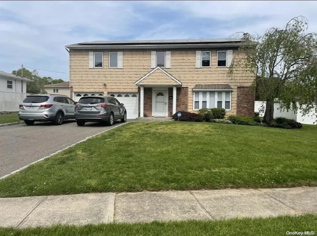 9 Grassy Lane Smithtown NY 11787
