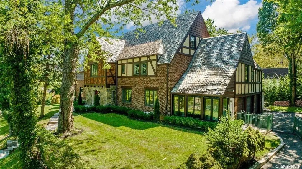 74 Beverly Road Great Neck NY 11021