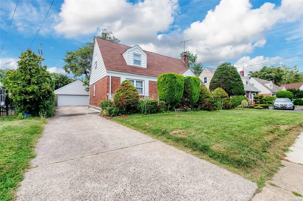 19 Salem Road Valley Stream NY 11580