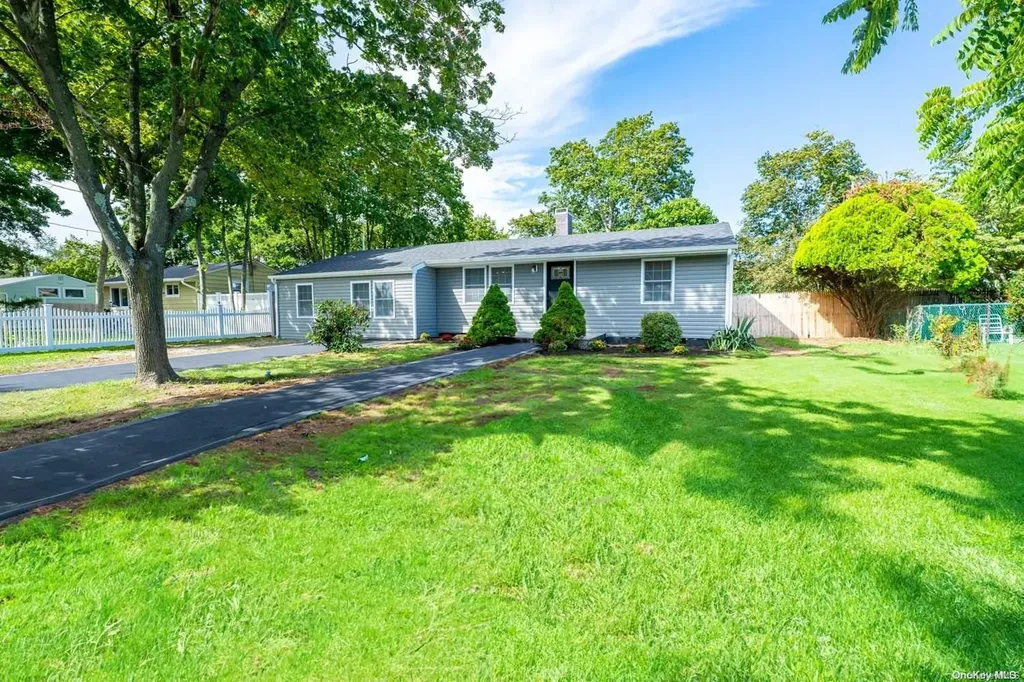 20 Marie Lane Central Islip NY 11722
