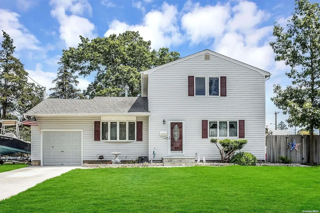 1033 Carll Drive Bay Shore NY 11706