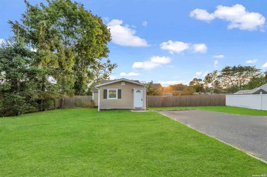 68 Ronkonkoma Boulevard Centereach NY 11720