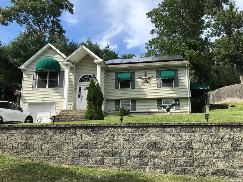 33 Yucca Road Rocky Point NY 11778
