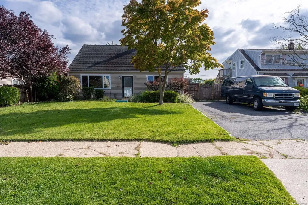 24 Silo Lane Levittown NY 11756