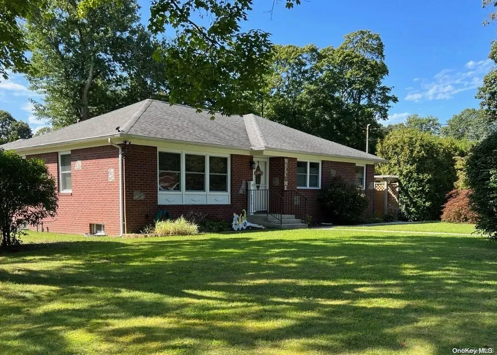 226 Main Avenue Mastic NY 11950