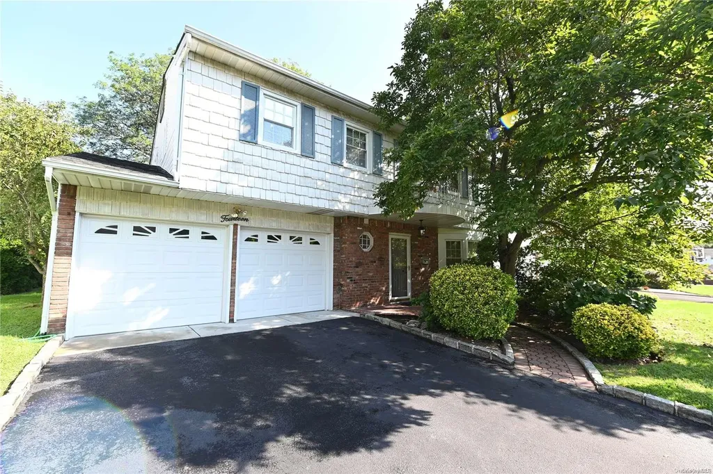 14 Valentine Drive Albertson NY 11507