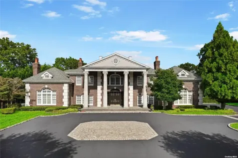 3 Tatem Way Old Westbury NY 11568