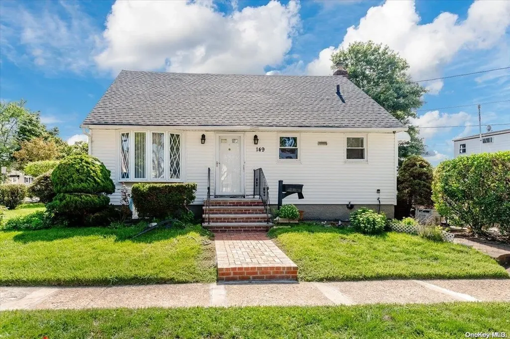 149 Guenther Avenue Valley Stream NY 11580