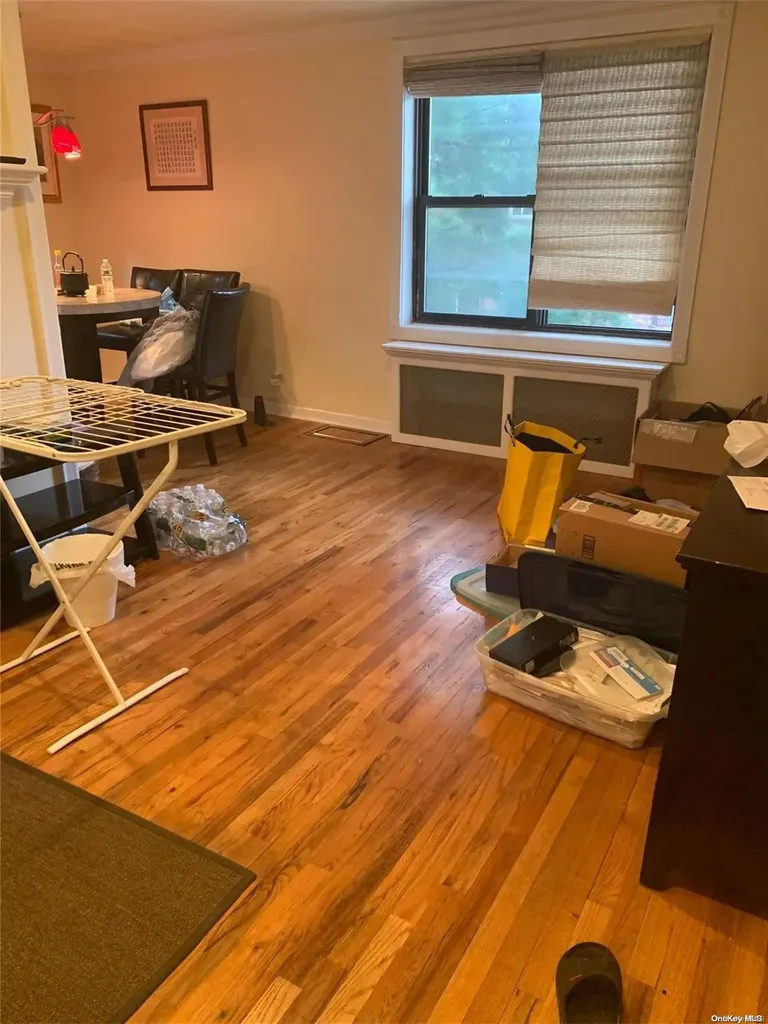 190-05 39 Avenue Flushing NY 11358