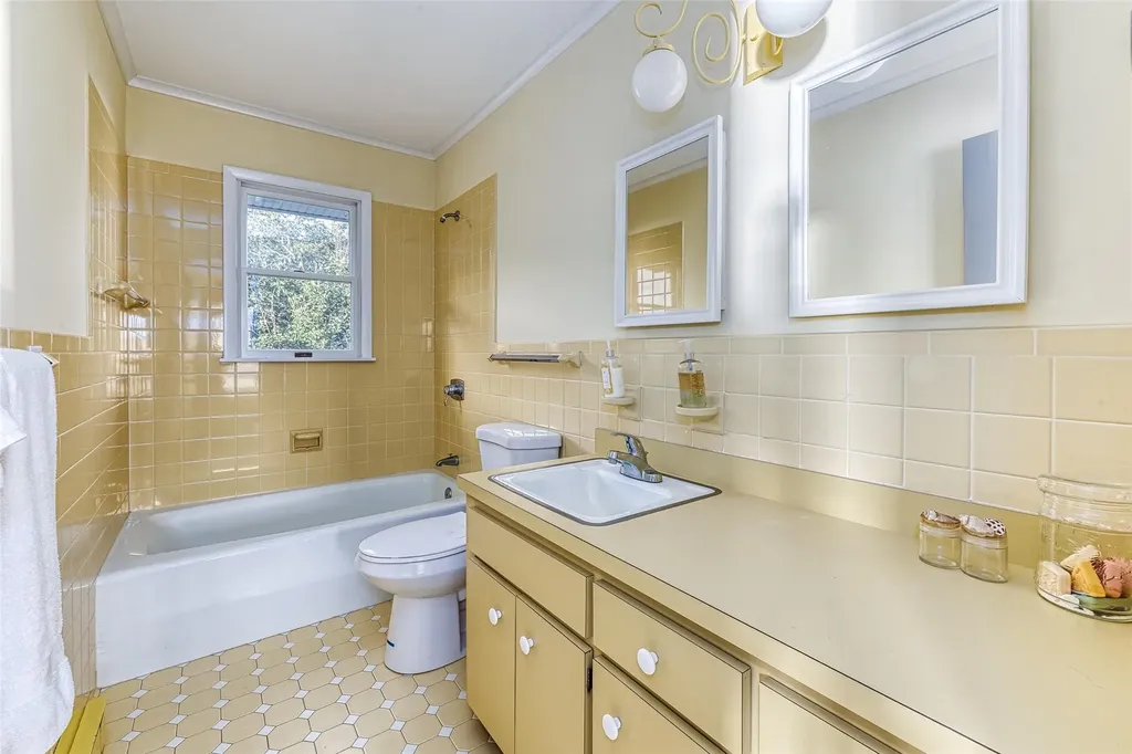 1355 Watersedge Way Southold NY 11971
