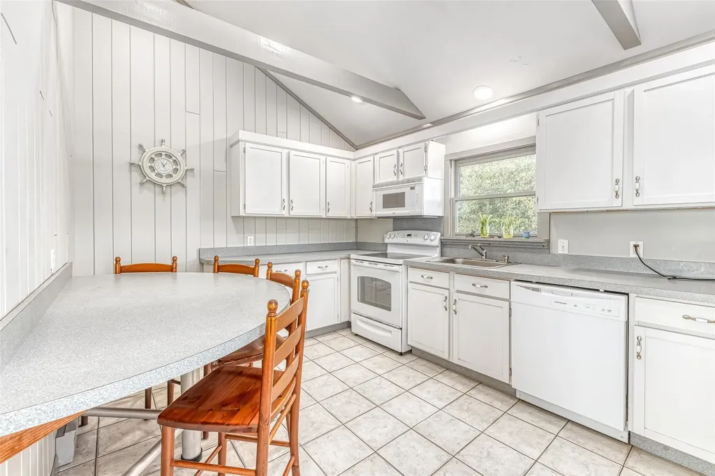1355 Watersedge Way Southold NY 11971
