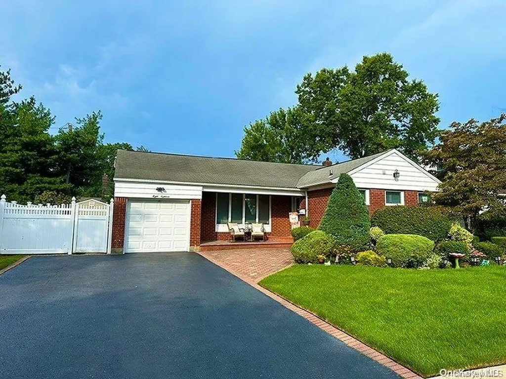 818 Bruce Drive East Meadow NY 11554