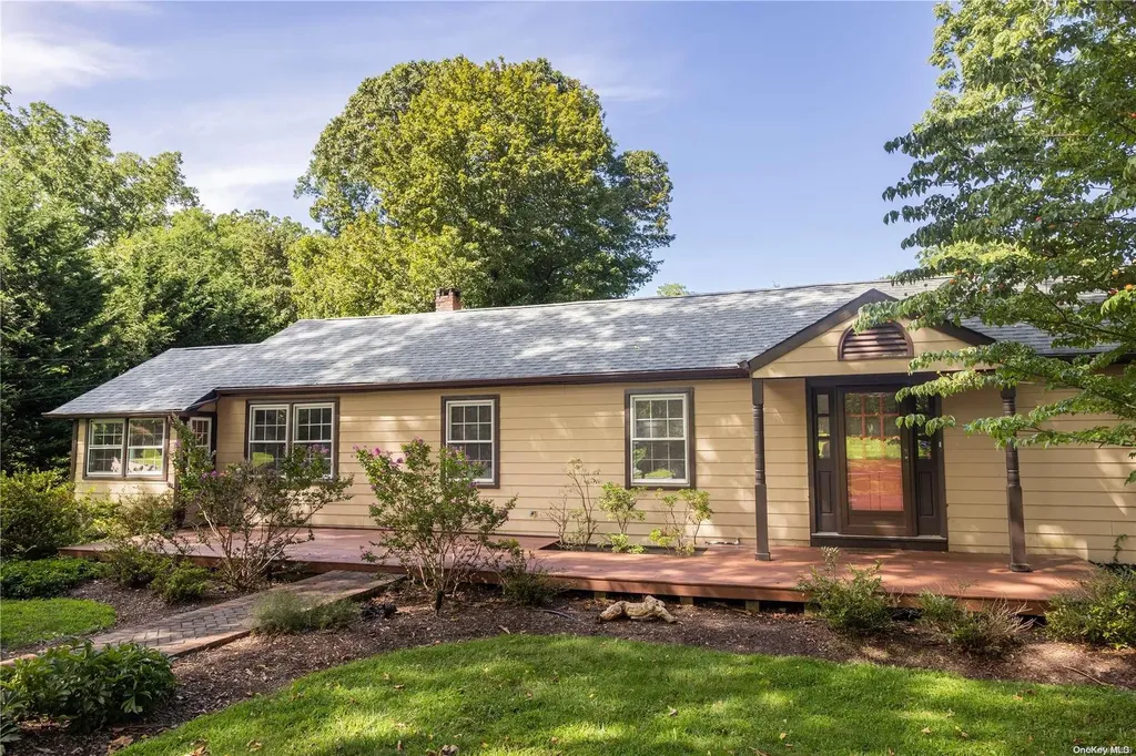 4 Maybeck Drive Setauket NY 11733