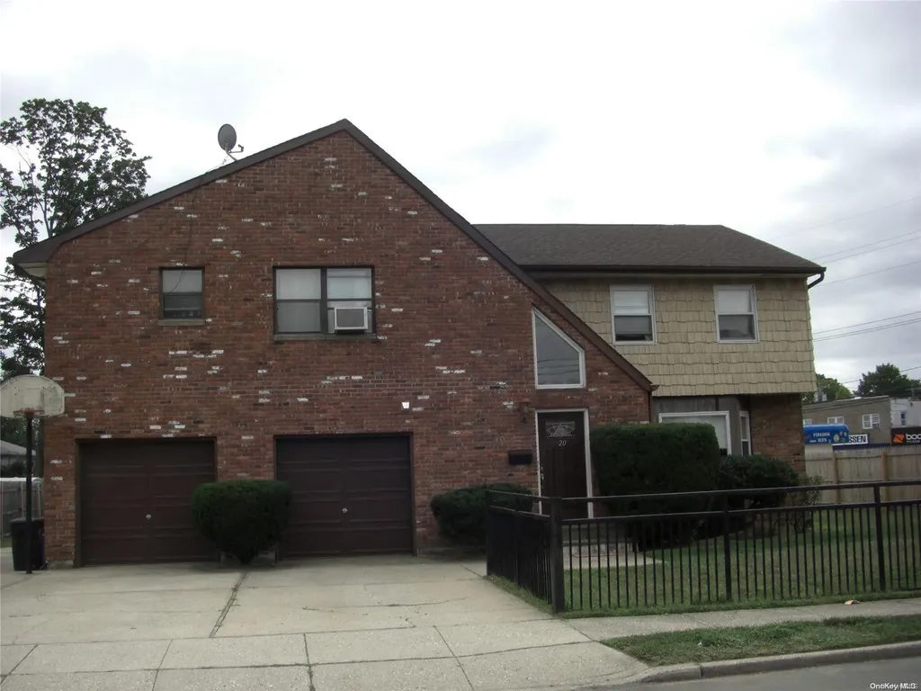 20 Silver Street West Babylon NY 11704