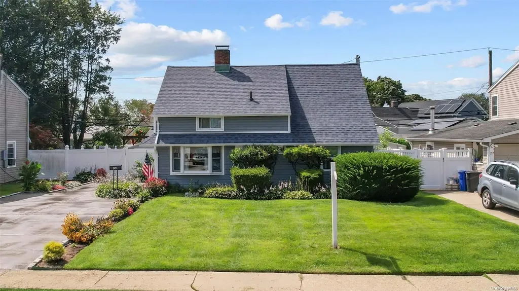 23 Timber Lane Levittown NY 11756