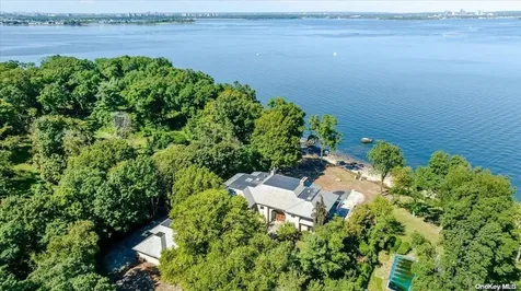 75 Cornwells Beach Road Sands Point NY 11050