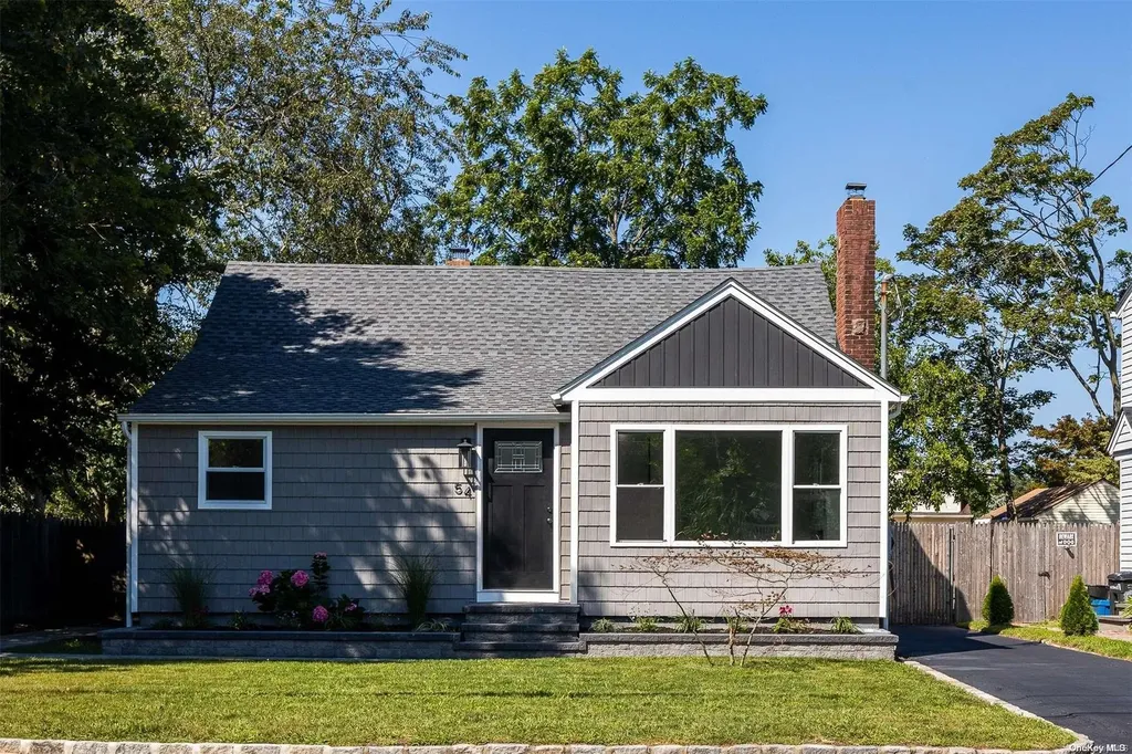 54 Daisy Street Patchogue NY 11772