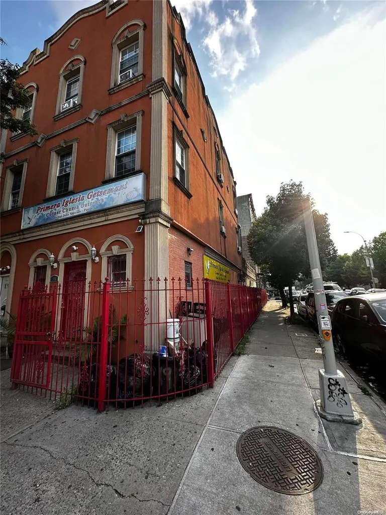 193 Graham Avenue Brooklyn NY 11206