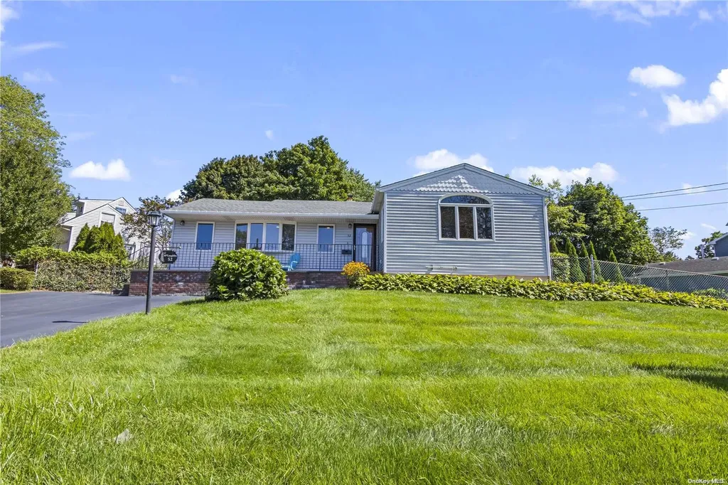 52 Eugene Drive Kings Park NY 11754