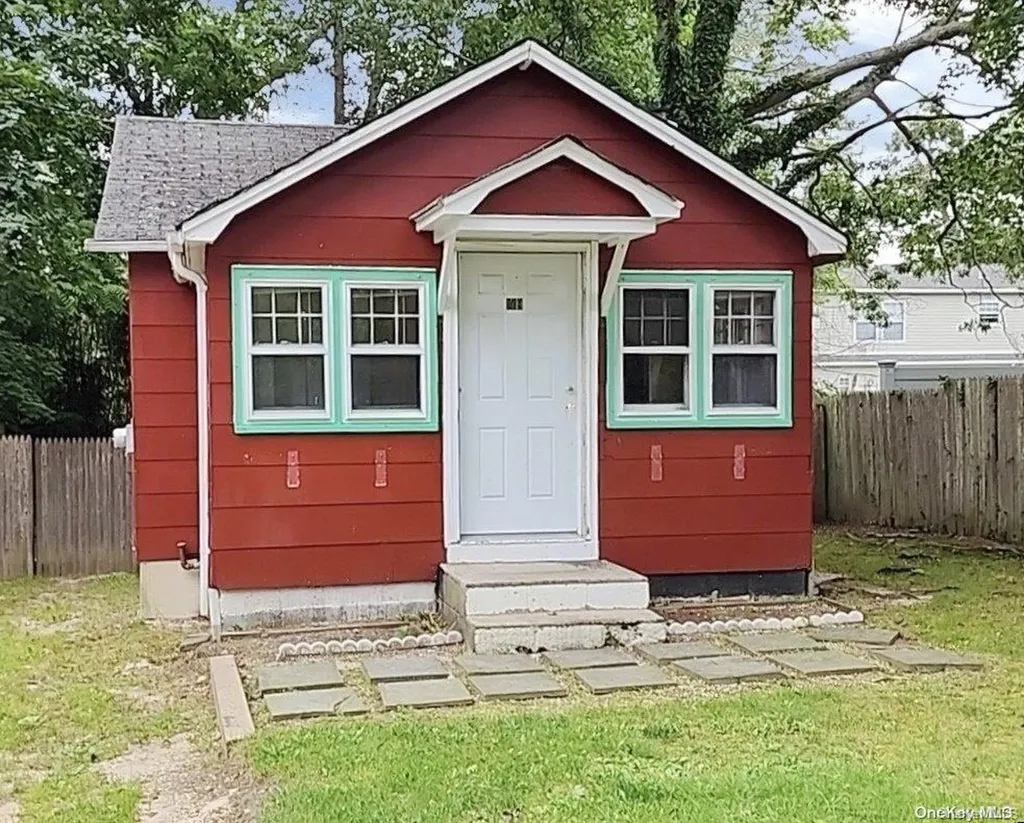 179 Orchid Drive Mastic Beach NY 11951