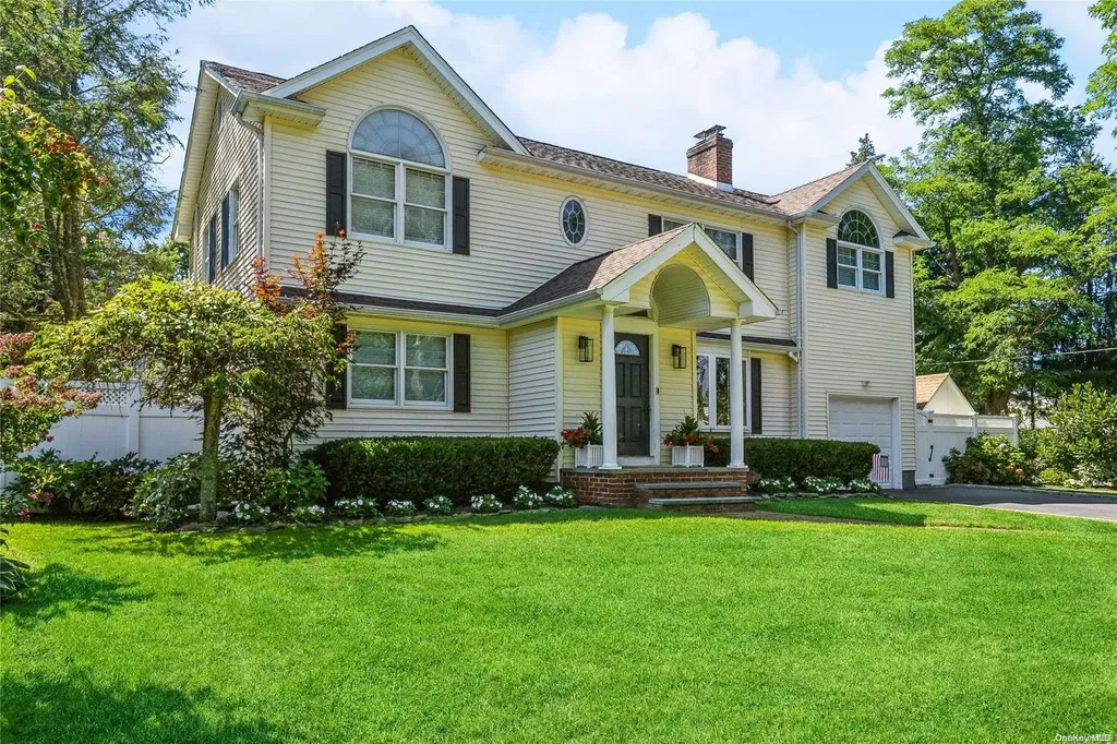 3 Lone Oak Drive Centerport NY 11721