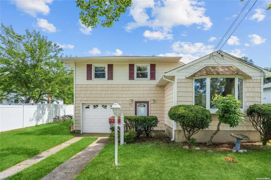 1331 Elayne Avenue Bay Shore NY 11706