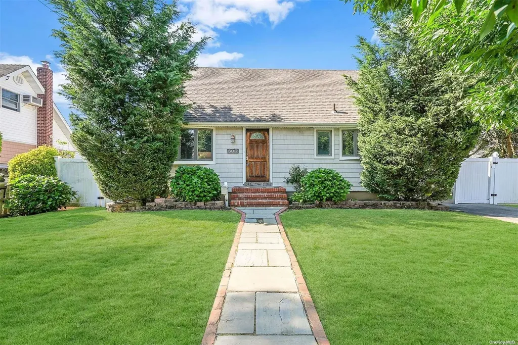 500 Ray Street Freeport NY 11520