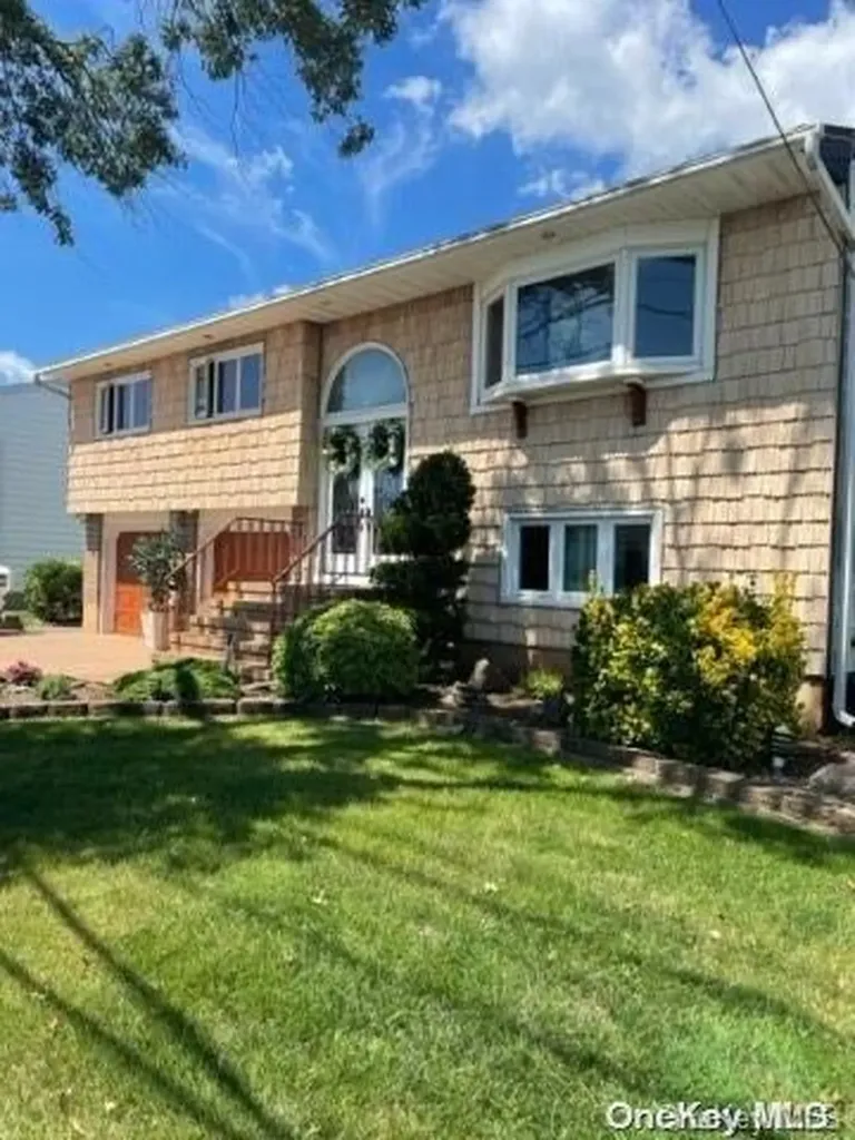 110 Meister Boulevard Freeport NY 11520