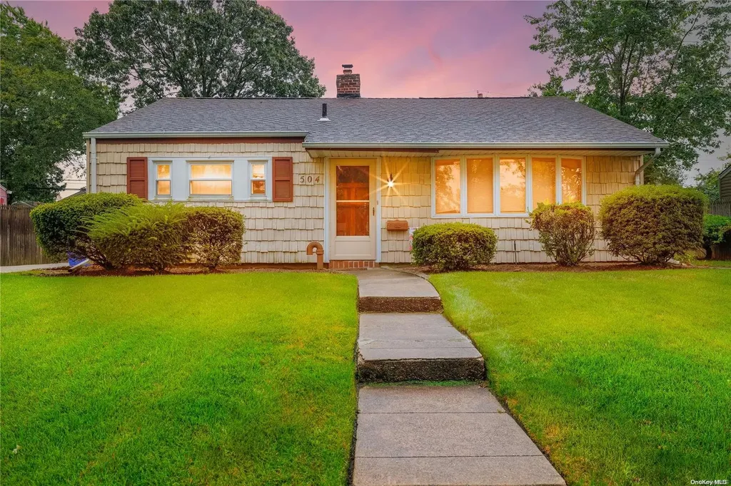 504 Sunnybrook Drive Oceanside NY 11572