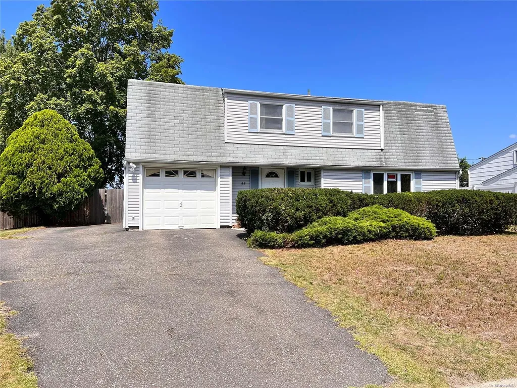 55 King Avenue Selden NY 11784
