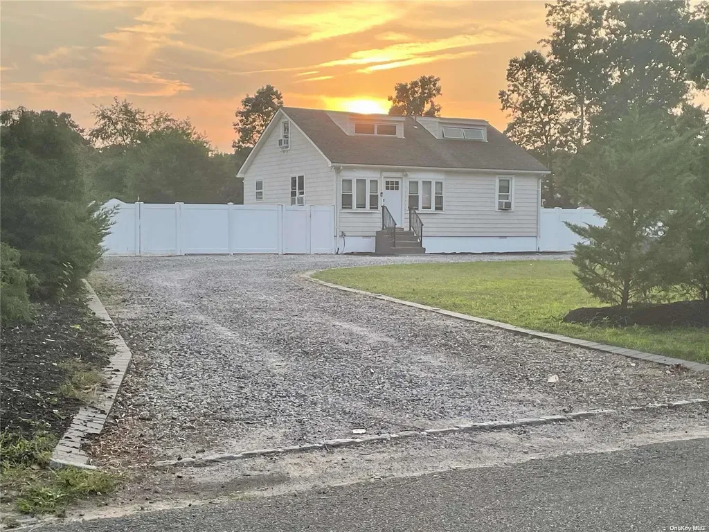 116 Oxhead Road Centereach NY 11720
