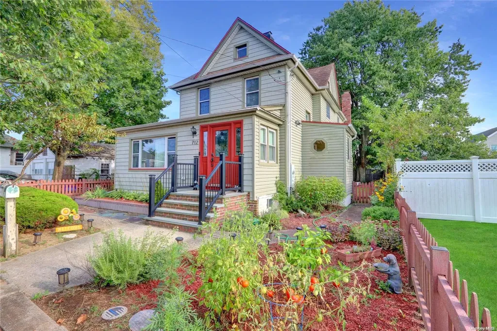 712 Parsonage Street Baldwin NY 11510