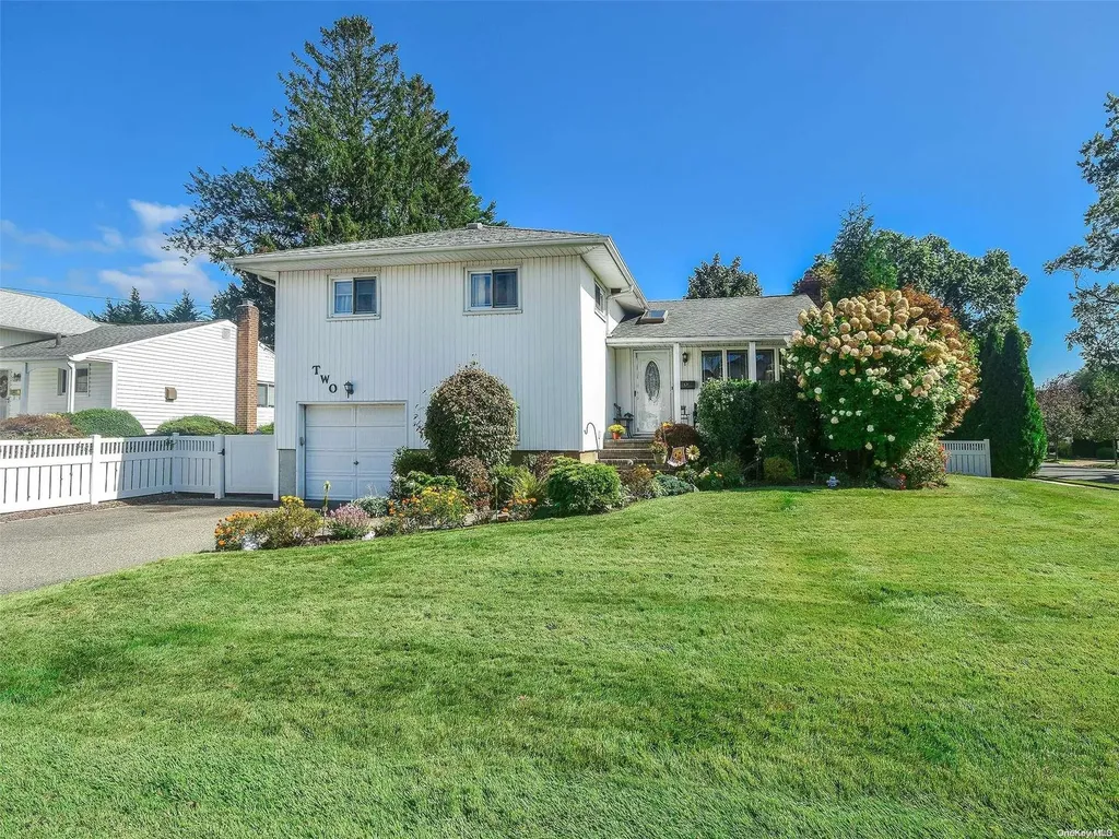 2 Richfield Street Plainview NY 11803