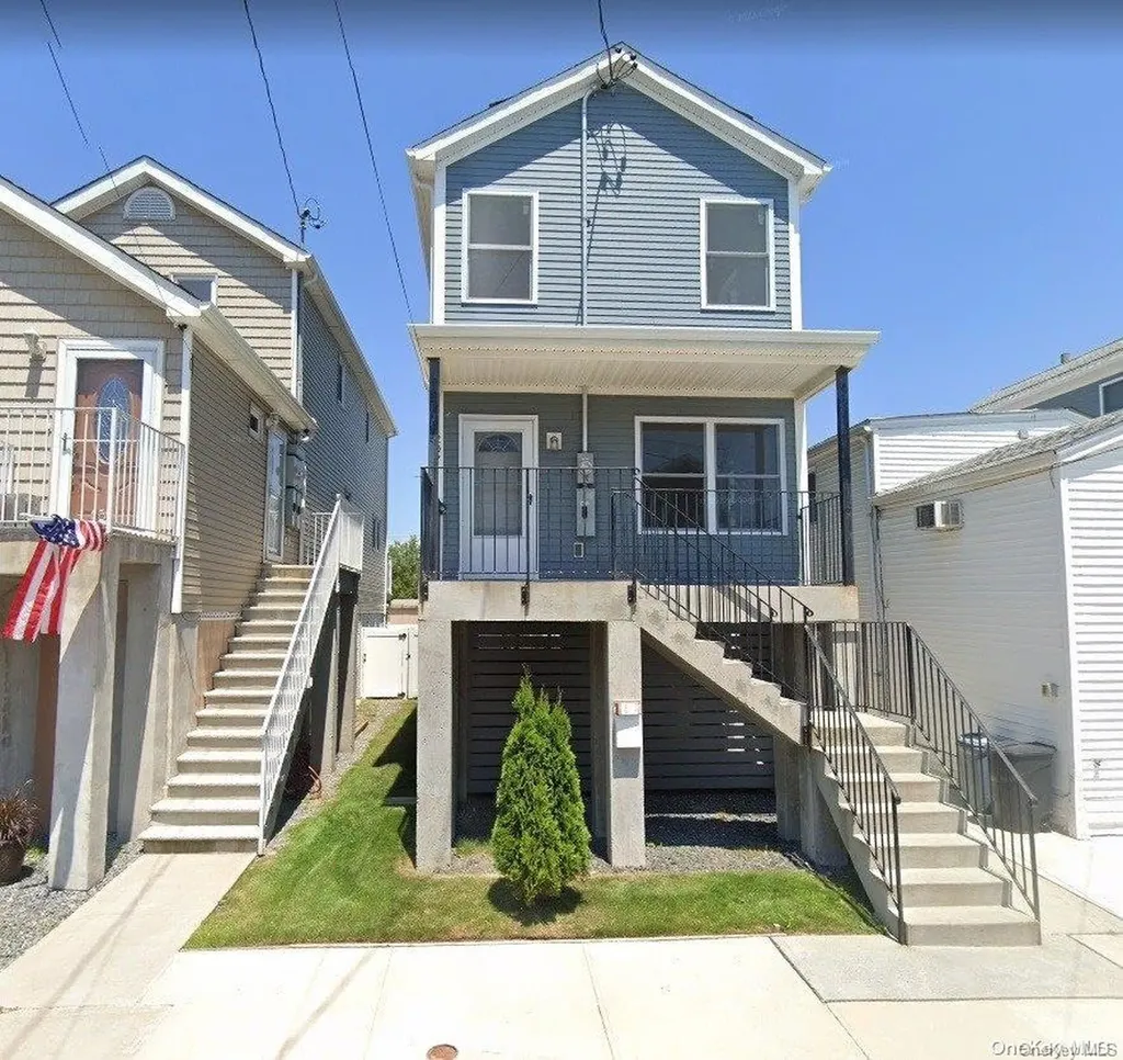 207 E 8th Road Broad Channel NY 11693