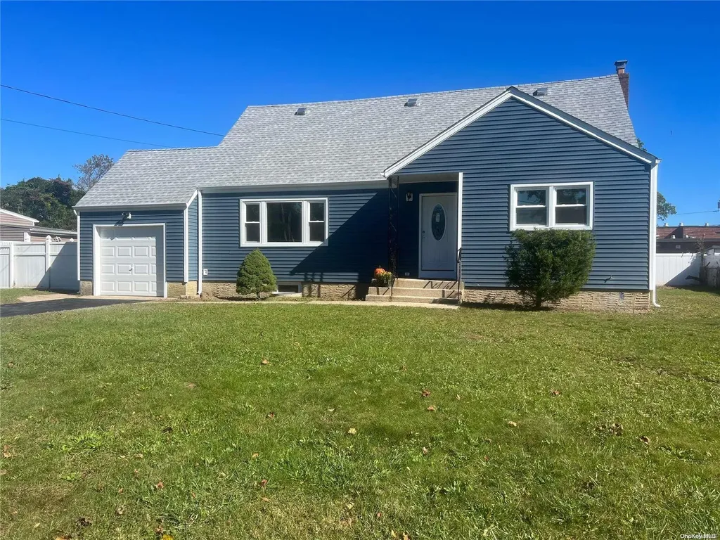 63 Nassau Avenue West Babylon NY 11704