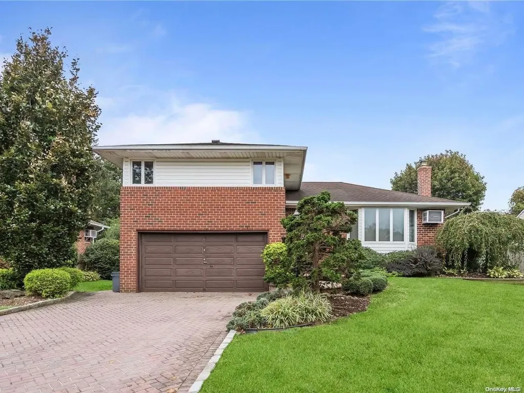 68 Colony Lane Syosset NY 11791