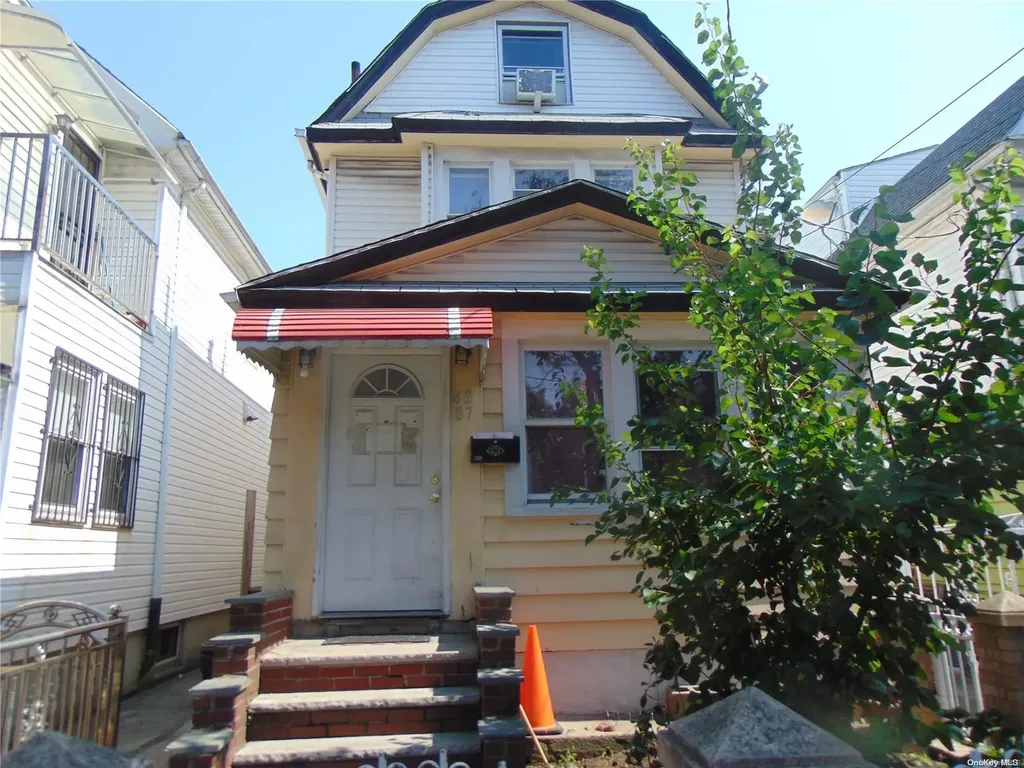42-87 Hampton Street Flushing NY 11373