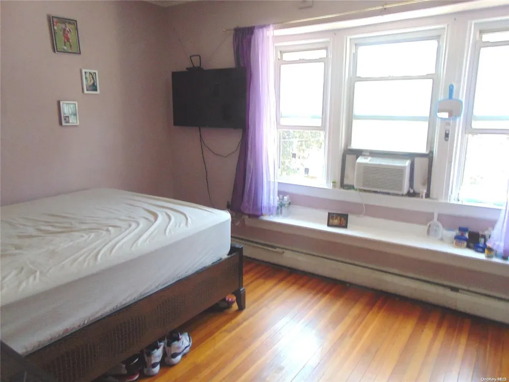 42-87 Hampton Street Flushing NY 11373
