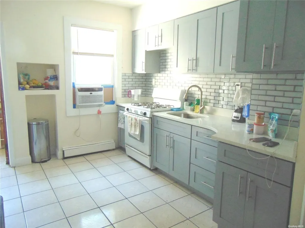 42-87 Hampton Street Flushing NY 11373