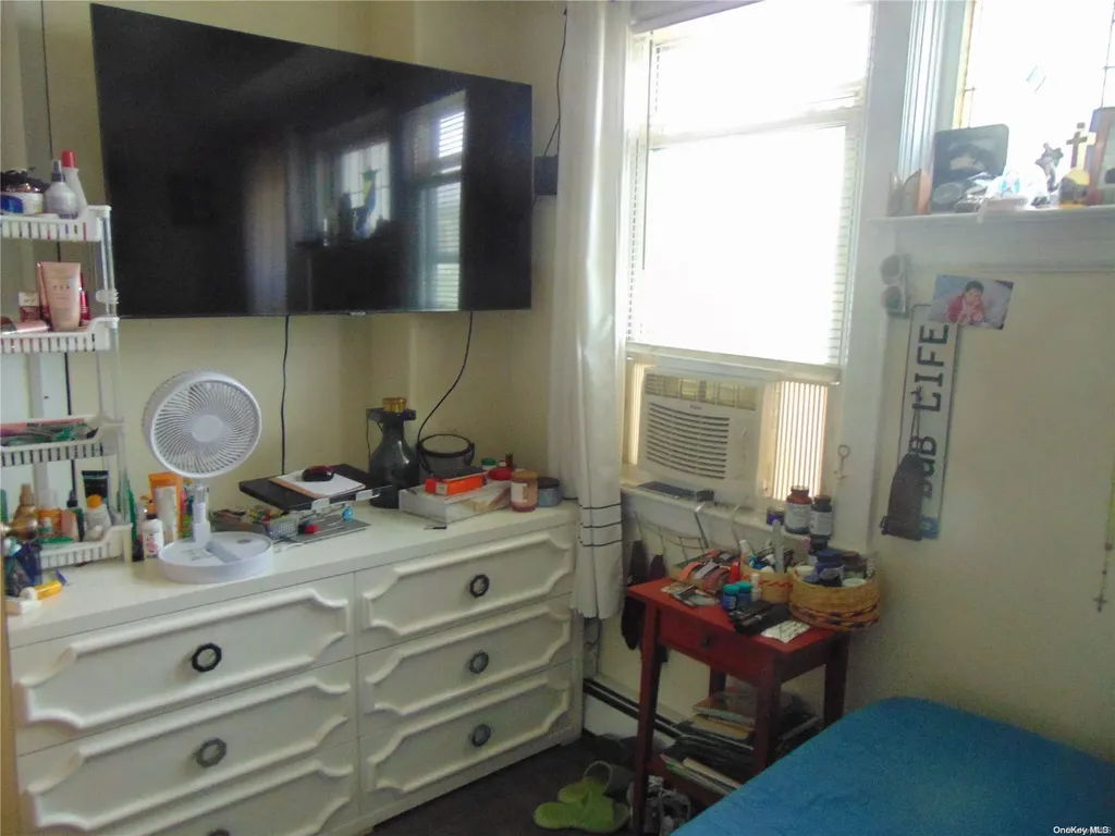 42-87 Hampton Street Flushing NY 11373