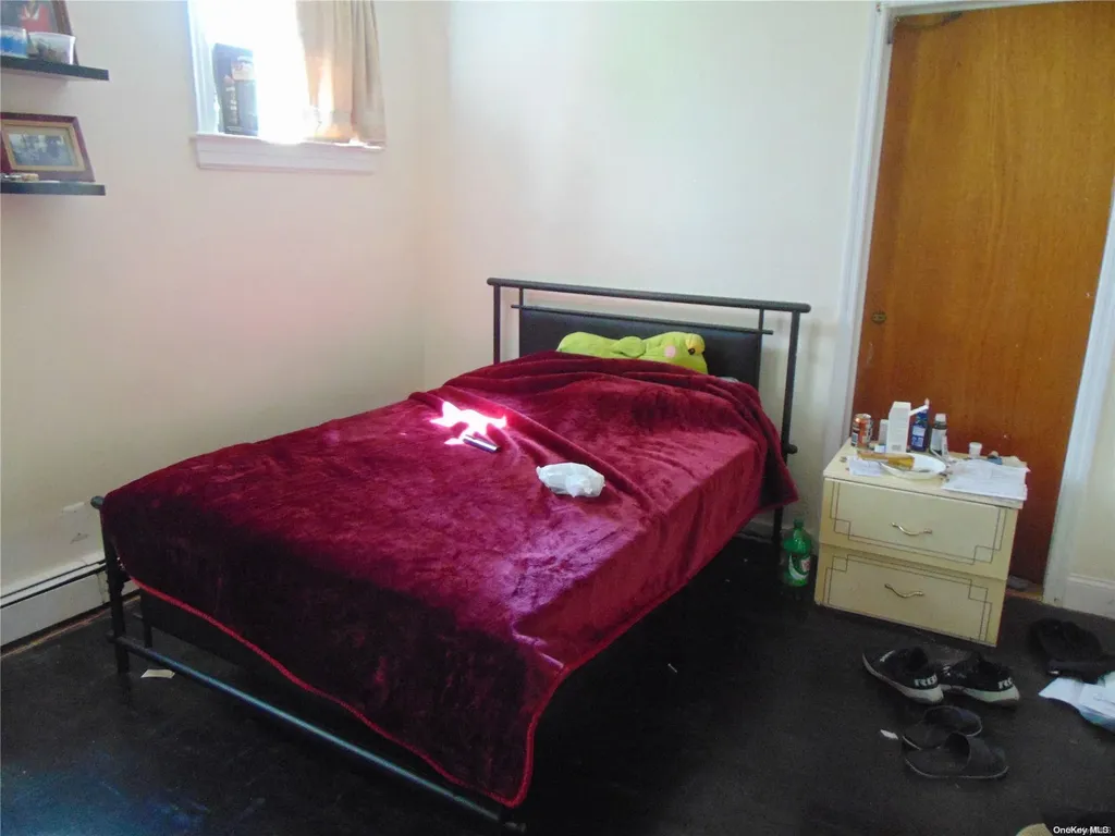 42-87 Hampton Street Flushing NY 11373