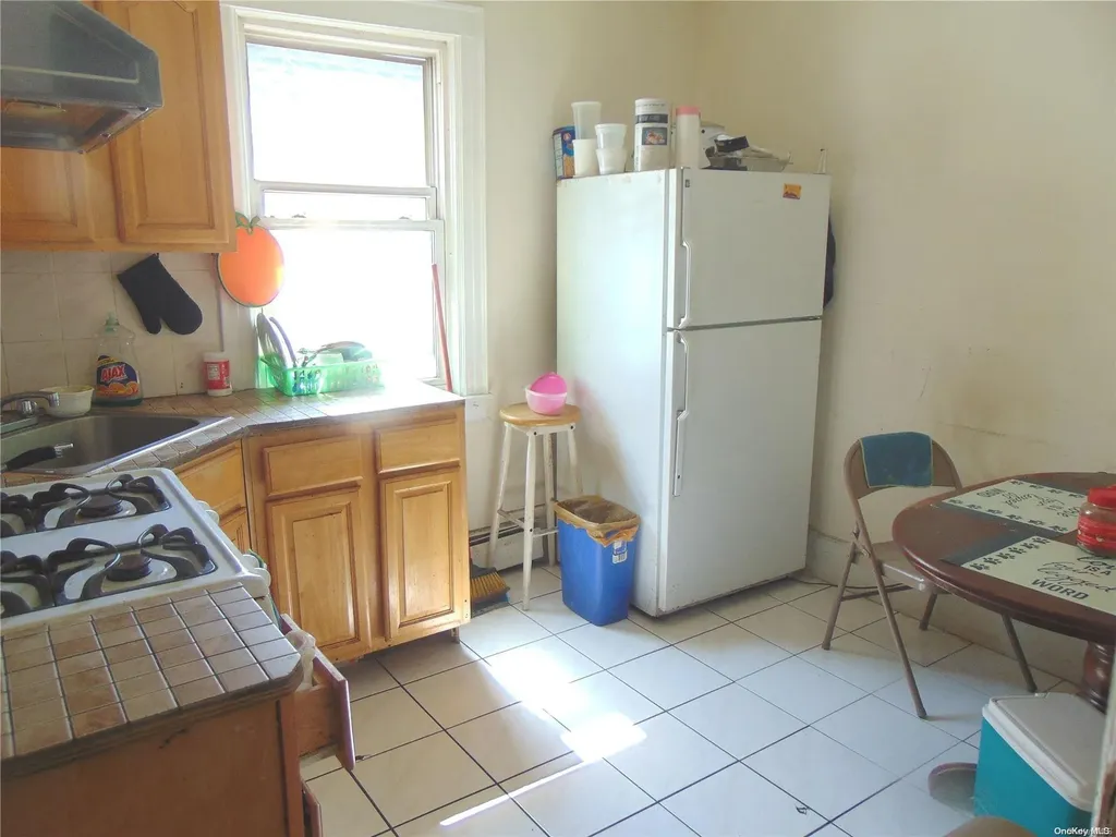 42-87 Hampton Street Flushing NY 11373