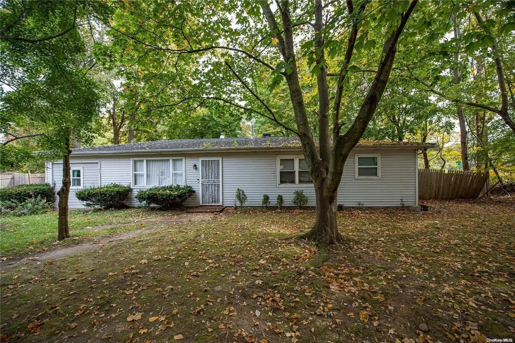431 Mill Road Coram NY 11727